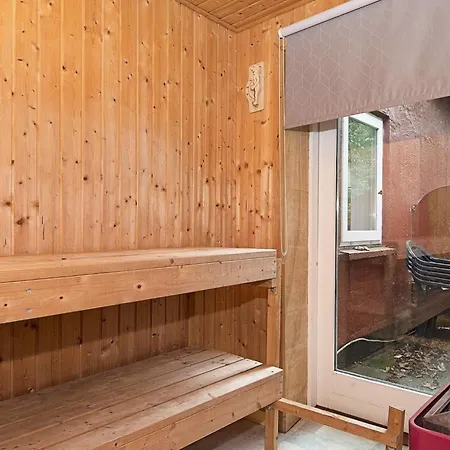12 Person In Ferienhaus *